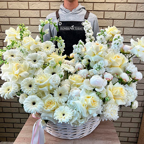 Пионовидные розы, пионы, герберы, гортензии