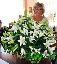 Корзина лилий