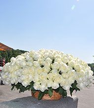 Корзина белых роз Корзина белых роз