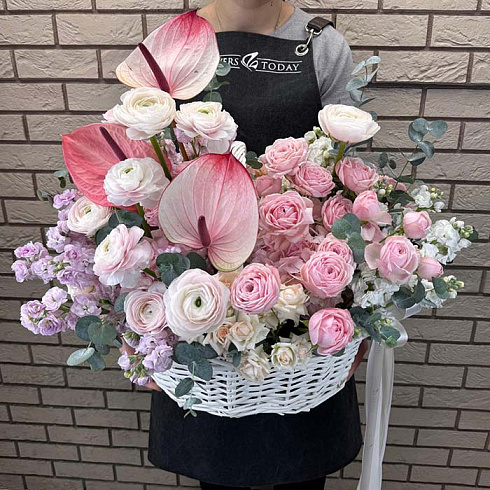 Ранункулюсы, маттиолы, антуриумы, розы