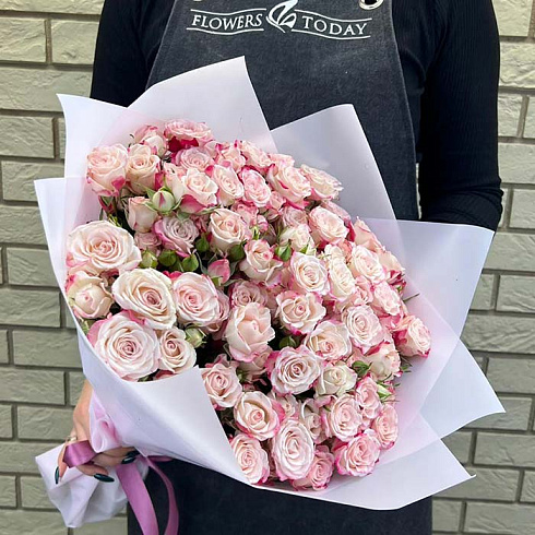 Кустовые розовые розы