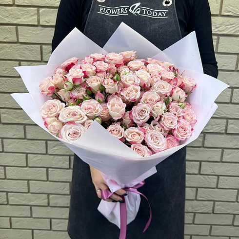 Кустовые розовые розы