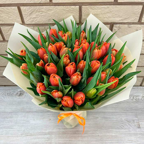 Оранжевые тюльпаны