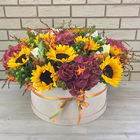 Подсолнухи и экзотика в коробке