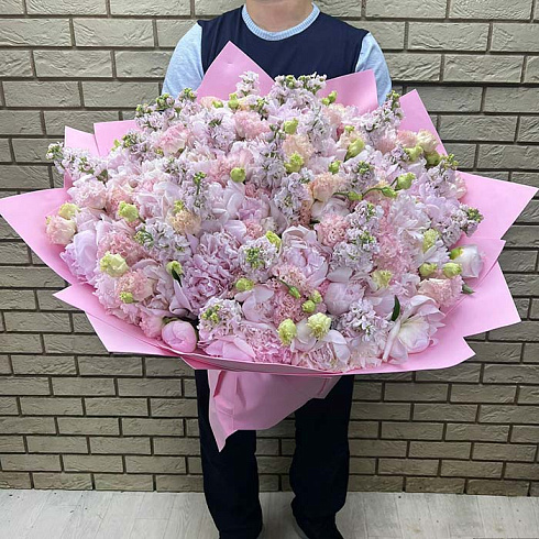 Пионы, маттиолы и эустомы