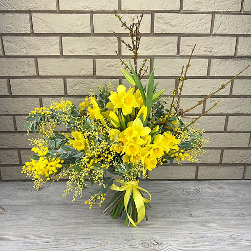 Мимоза, тюльпаны, нарциссы