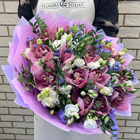 Орхидеи розовые, статица и эустома