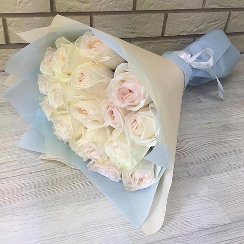 Нежные пионовидные розы