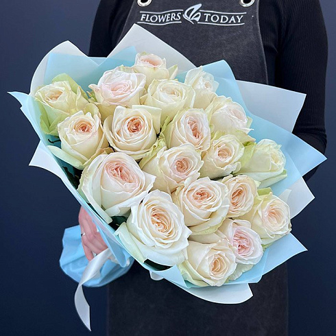 Нежные пионовидные розы