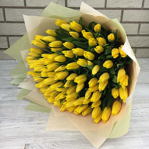 101 жёлтый тюльпан