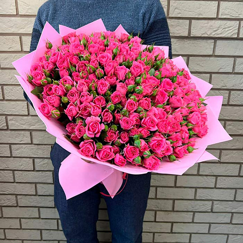 49 розовых кустовых роз