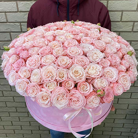 Большая коробка пионовидных роз