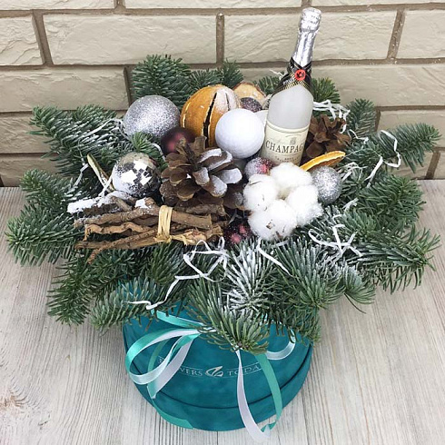 Новогодняя композиция в бирюзовой коробке