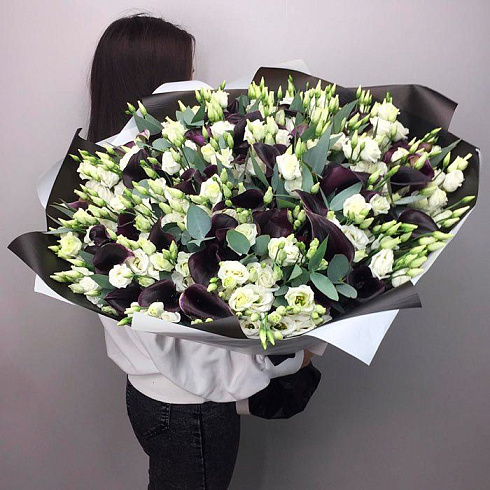 Каллы и эустомы в дизайнерской пленке