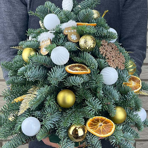 Ёлка с игрушками