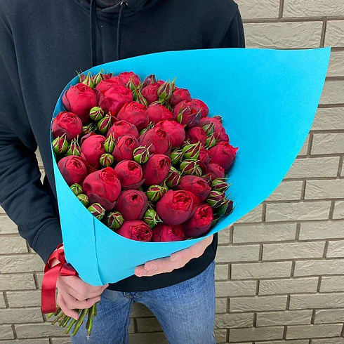 Пионовидные розы в бумаге