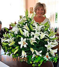 Корзина лилий