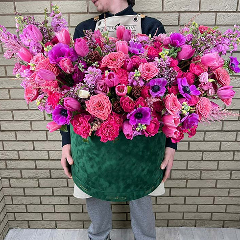 Анемоны, пионовидные розы, тюльпаны