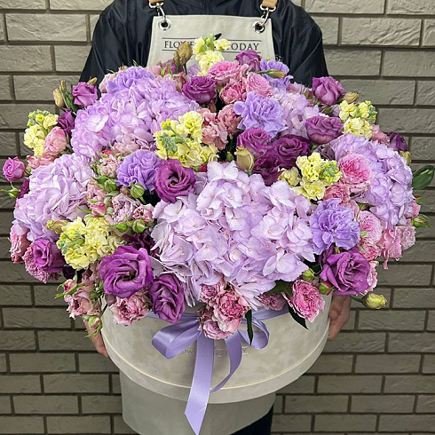 Эустомы, розы, гортензии