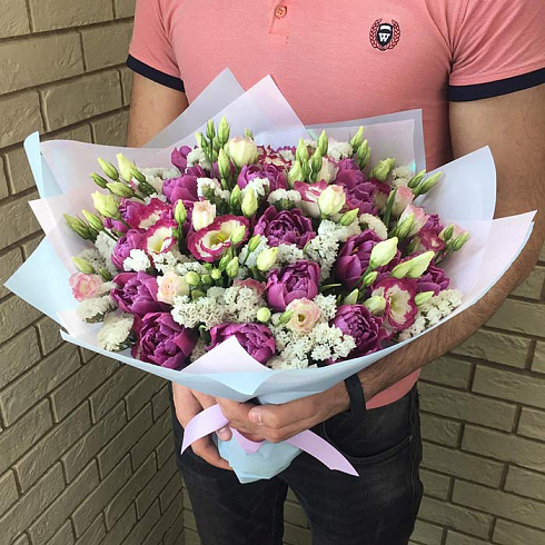 Тюльпаны и эустомы