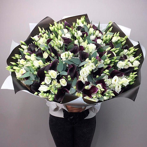 Каллы и эустомы в дизайнерской пленке