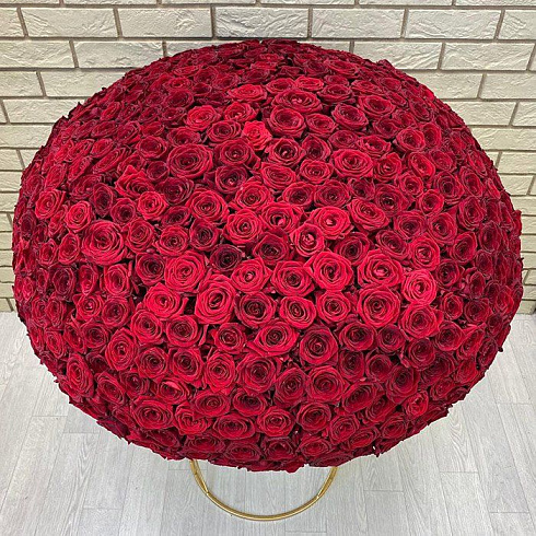 501 роза в корзине