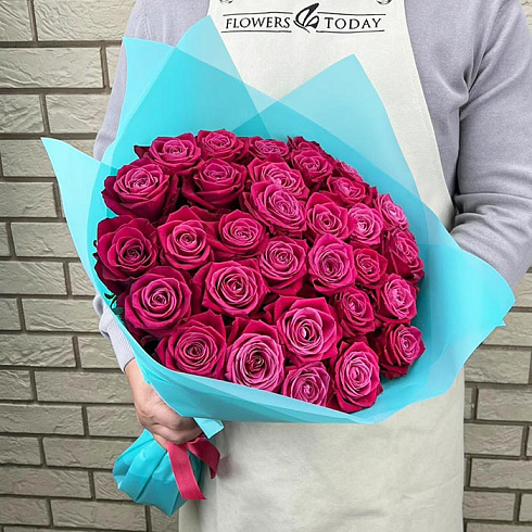 29 малиновых роз