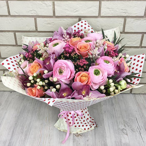 Элитный букет с ранункулюсами и орхидеями