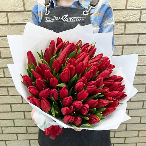 Красные тюльпаны