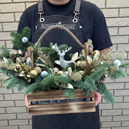 Ёлочная композиция в ящике