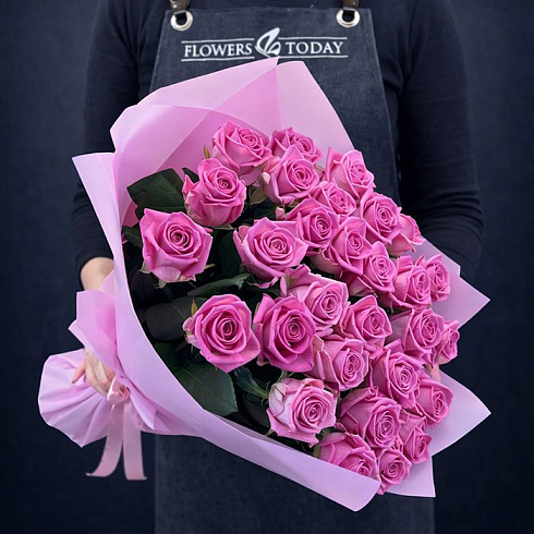 29 розовых роз в дизайнерской пленке