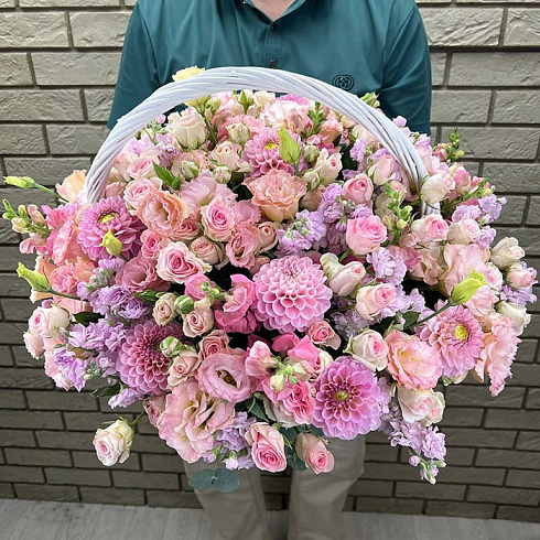 Георгины, эустомы, маттиолы