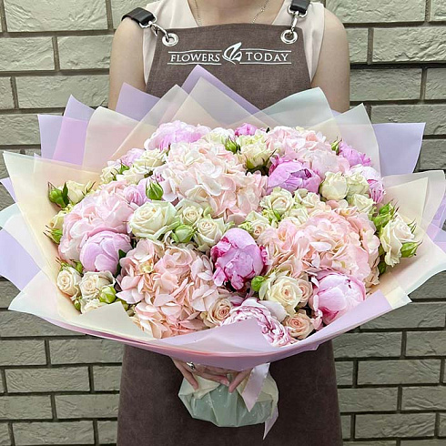 Пионы, гортензии и кустовые розы