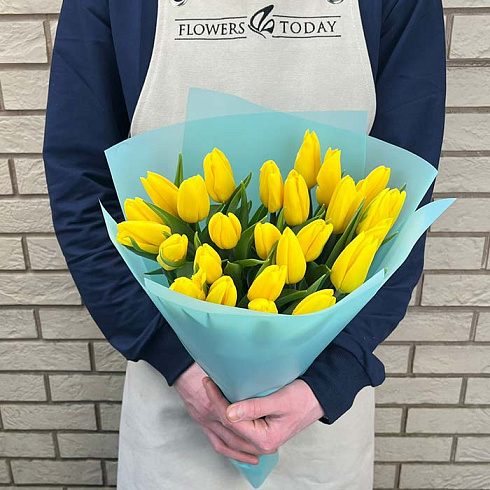 29 желтых тюльпанов