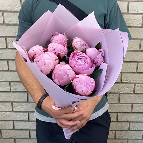 Букет из пионов