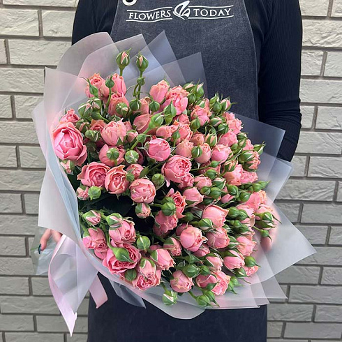 Кустовые пионовидные розовые розы