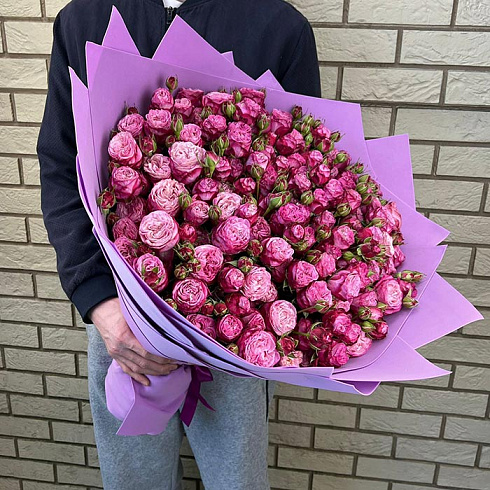 Яркие поновидные кустовые розы