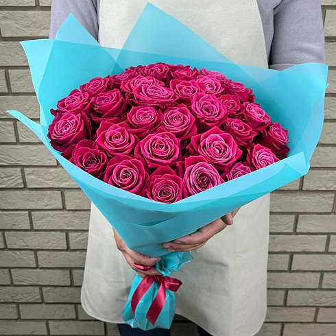 29 малиновых роз