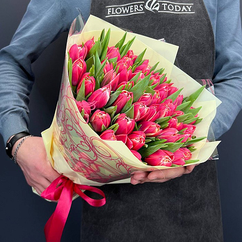 Розовые пионовидные тюльпаны