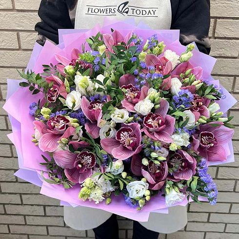 Орхидеи розовые, статица и эустома