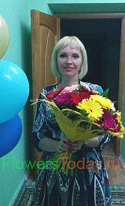 Яркий букет из гербер