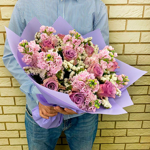 Розы, маттиолы, статицы