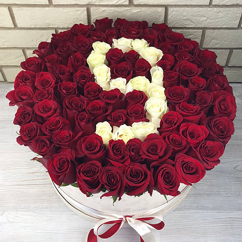 Цифры из роз